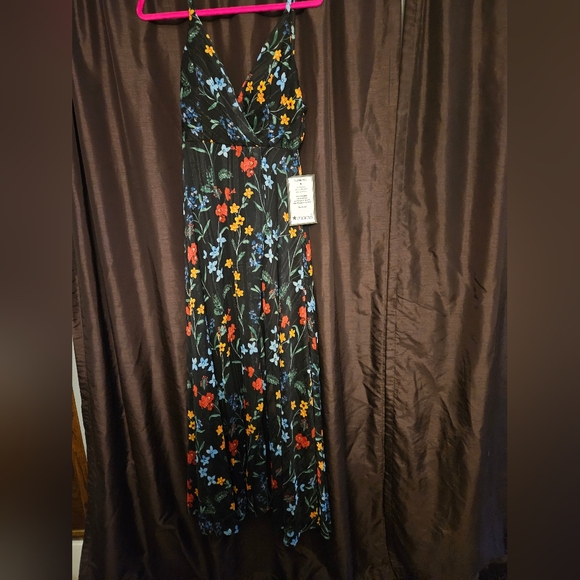 Dress - Picture 4 of 4